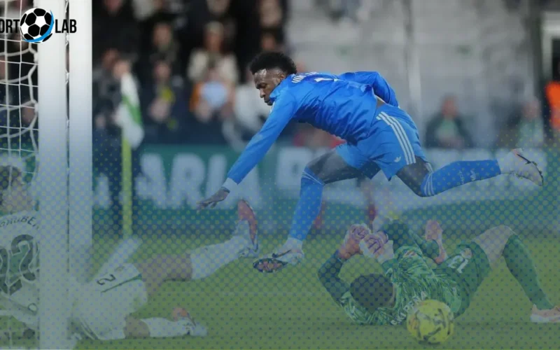 بينيا يشكك بصحة الهدف الثاني لريال مدريد بعد التعادل مع إلتشي